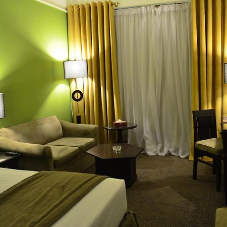 Smart Hotel Lahore Extérieur photo