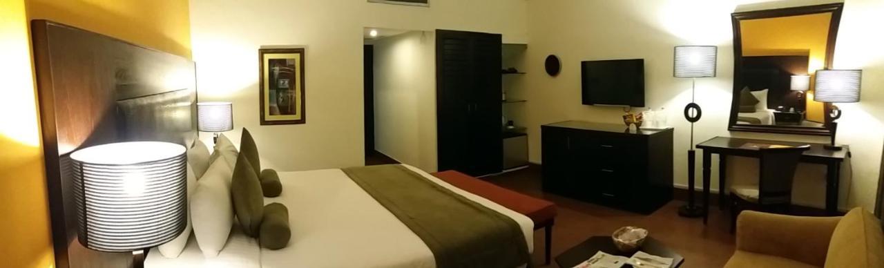Smart Hotel Lahore Extérieur photo