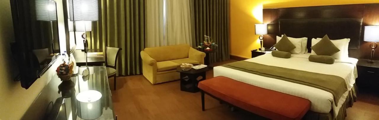 Smart Hotel Lahore Extérieur photo