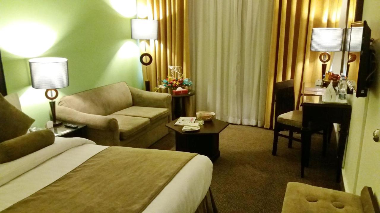 Smart Hotel Lahore Extérieur photo