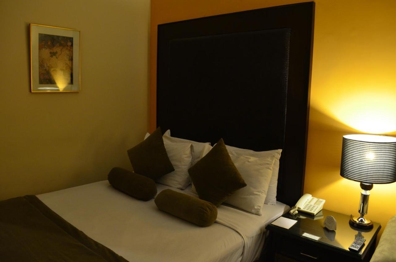 Smart Hotel Lahore Extérieur photo
