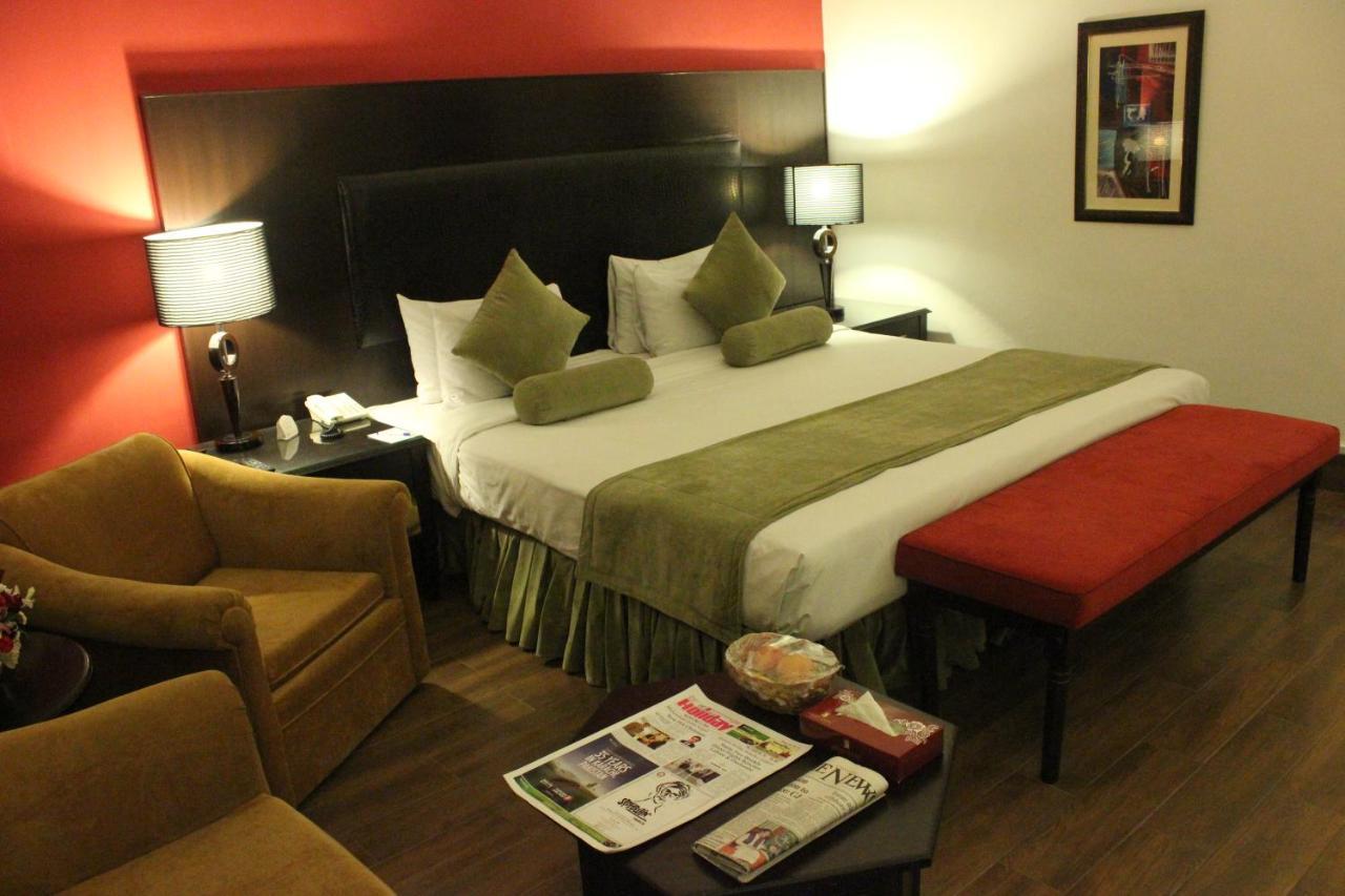 Smart Hotel Lahore Extérieur photo