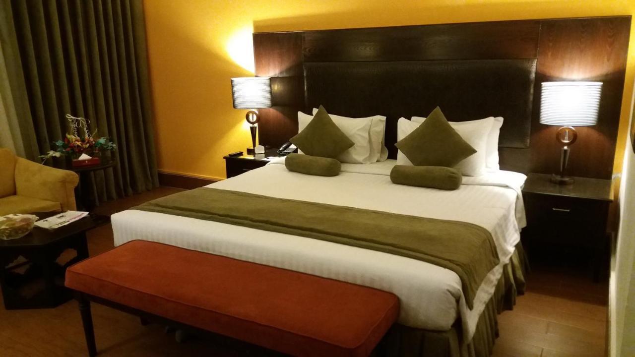 Smart Hotel Lahore Extérieur photo