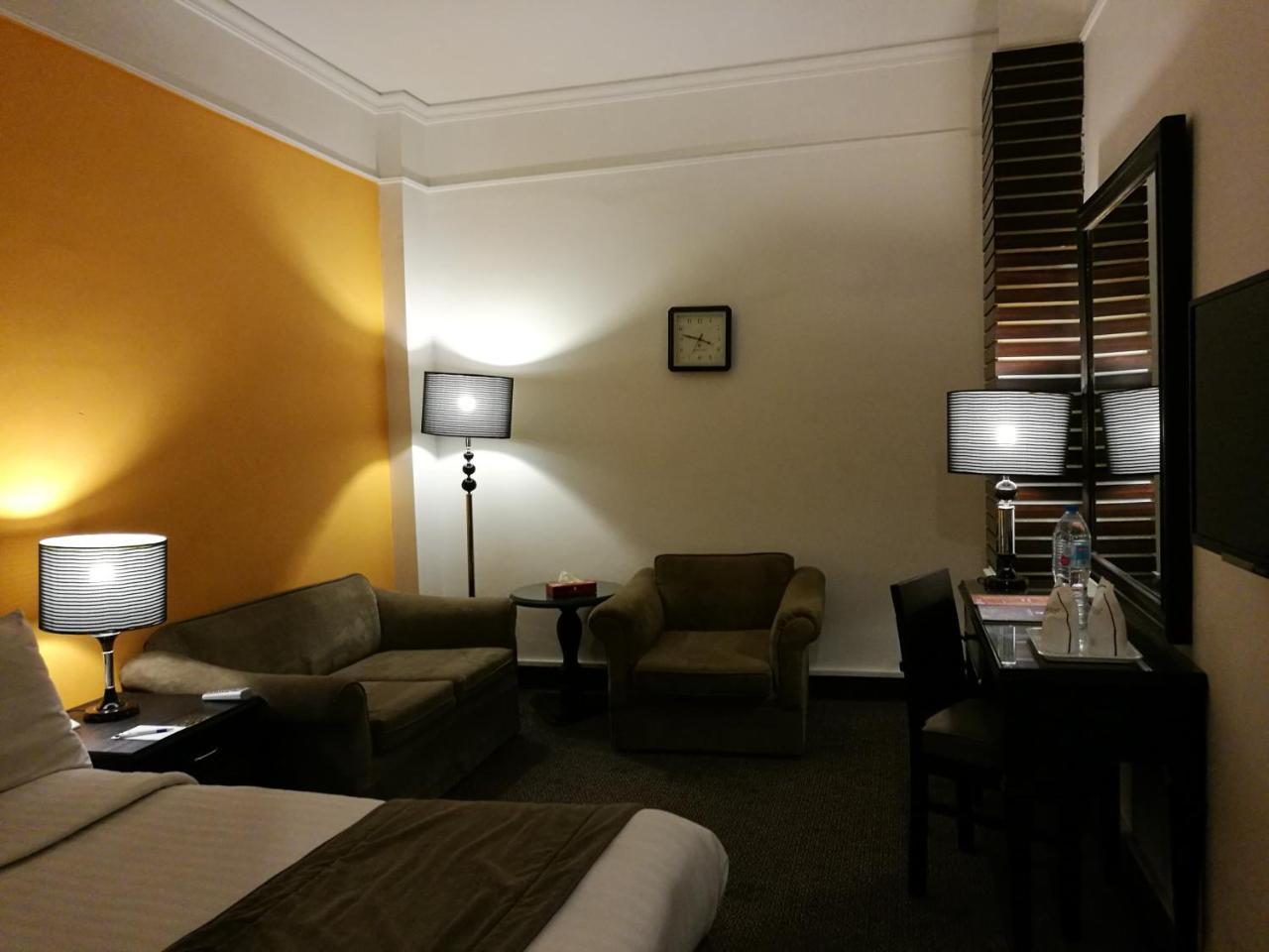 Smart Hotel Lahore Extérieur photo