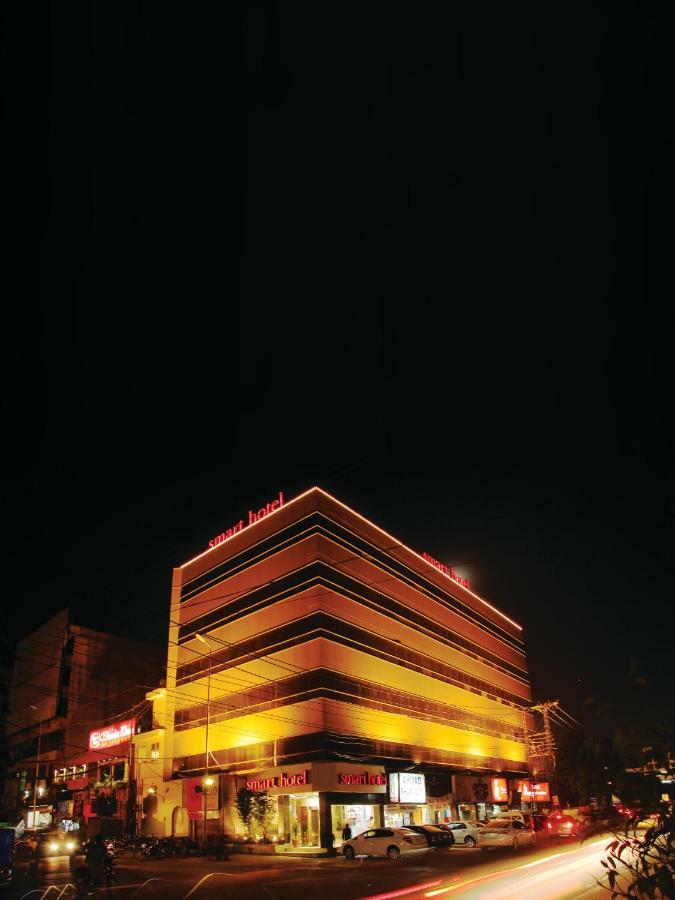 Smart Hotel Lahore Extérieur photo