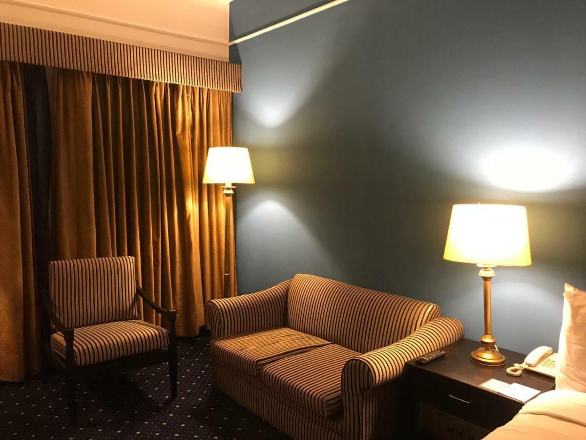 Smart Hotel Lahore Extérieur photo